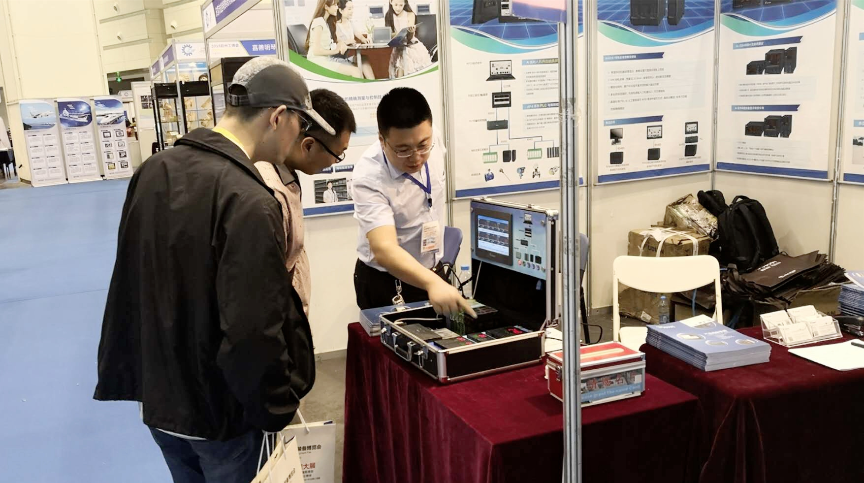 ECAC5D4155FF0DF0D0199249E799E1A2_副本.jpg ECAC5D4155FF0DF0D0199249E799E1A2_副本.jpg